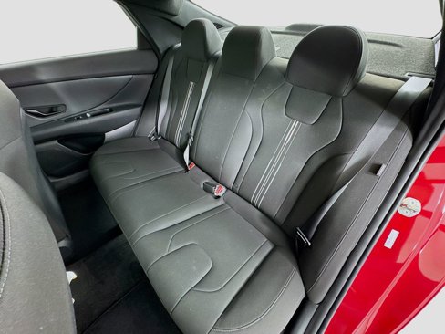 Certified 2025 Hyundai Elantra Sport image 23