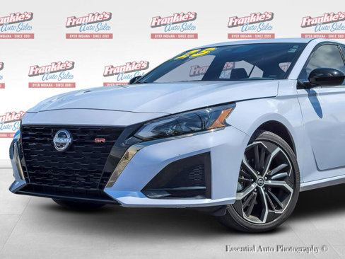 Used 2025 Nissan Altima 2.5 SR w/ SR Premium Package image 2