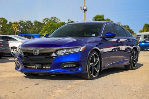 Used 2018 Honda Accord Sport image 3