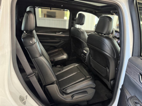 Used 2024 Jeep Grand Cherokee L Limited w/ Luxury Tech Group II image 23