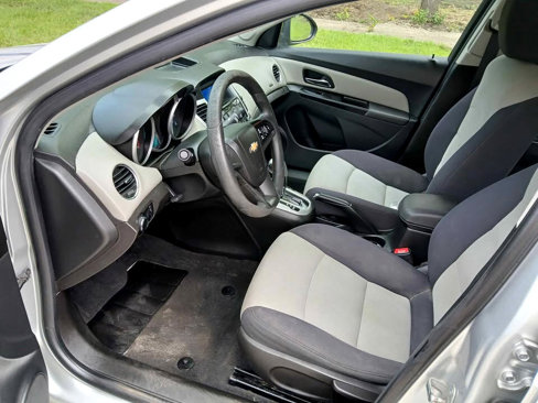 Used 2013 Chevrolet Cruze LS image 13