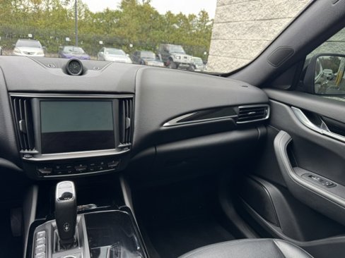 Used 2022 Maserati Levante GT image 24
