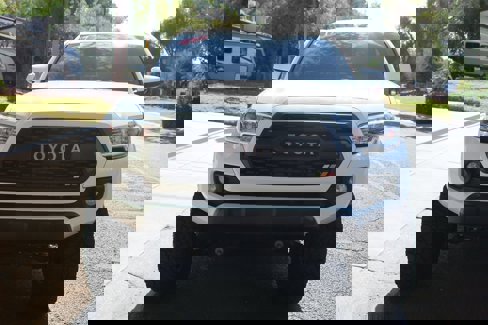 Used 2017 Toyota Tacoma SR5 image 28