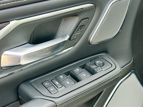 New 2025 RAM 1500 Laramie image 8