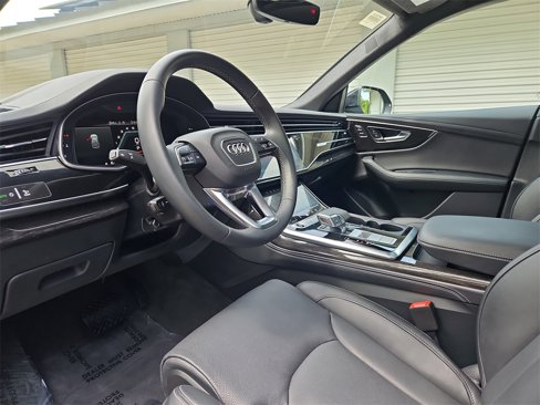 Used 2024 Audi Q8 Prestige image 4