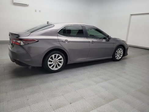 Used 2021 Toyota Camry LE image 10