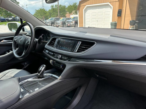 Used 2019 Buick Enclave Essence image 16