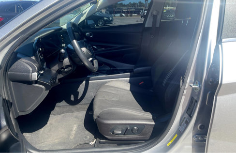 Used 2021 Hyundai Elantra SEL w/ Convenience + Premium Package image 9