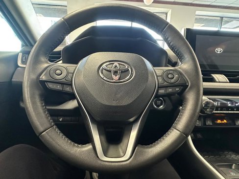 Used 2023 Toyota RAV4 XLE image 38