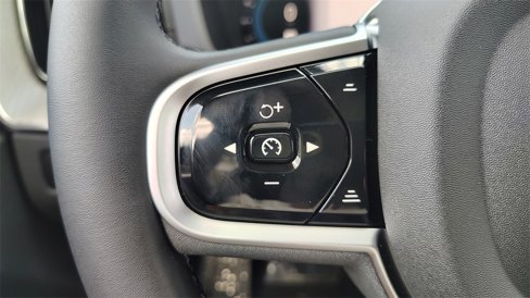 New 2025 Volvo XC60 B5 Ultra w/ Protection Package Premier image 16