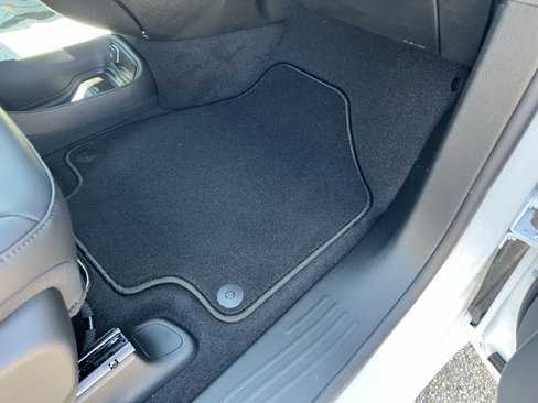 New 2026 Chrysler Pacifica Select image 8