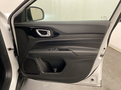 New 2026 Jeep Compass Latitude image 24