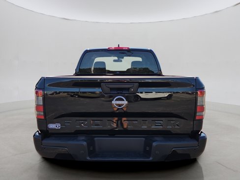 Used 2025 Nissan Frontier SV image 5