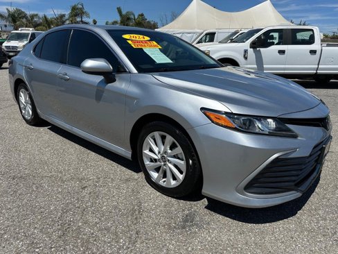 Used 2024 Toyota Camry LE image 3