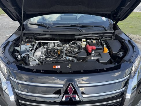 New 2025 Mitsubishi Outlander AWD image 39