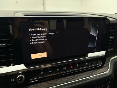 New 2025 GMC Sierra 1500 SLT w/ SLT Premium Package image 4