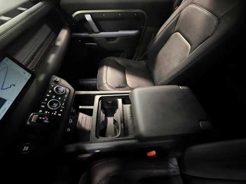 Used 2024 Land Rover Defender 90 X-Dynamic SE image 79