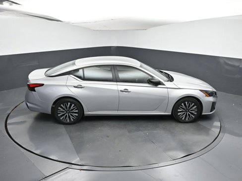Used 2024 Nissan Altima 2.5 SV image 22