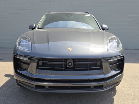 New 2025 Porsche Macan image 6
