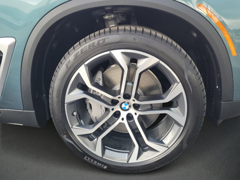 Used 2026 BMW X5 xDrive50e w/ Executive Package image 9