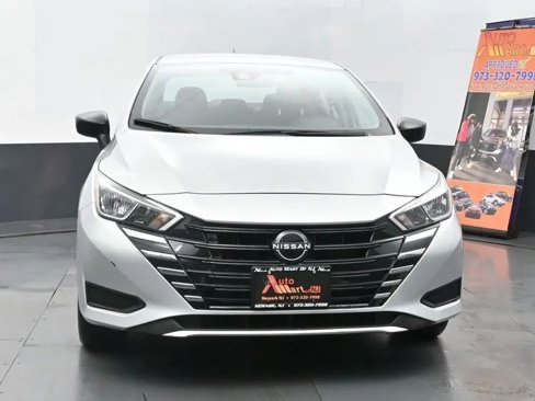 Used 2024 Nissan Versa S image 3