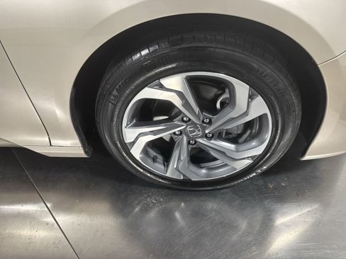 Used 2018 Honda Accord EX image 15