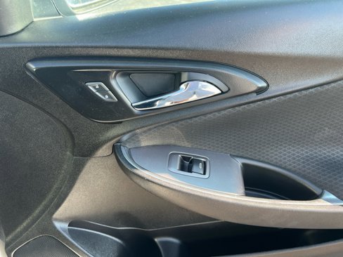 Used 2019 Chevrolet Malibu LT image 9