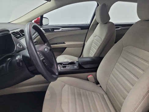 Used 2020 Ford Fusion SE image 17