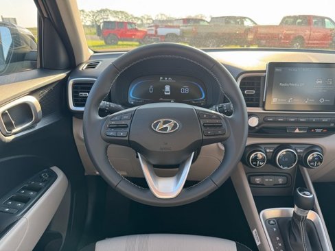 New 2025 Hyundai Venue SEL image 7