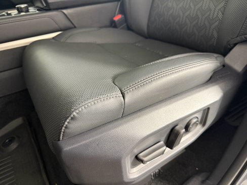 Used 2025 Toyota Tundra Limited image 19