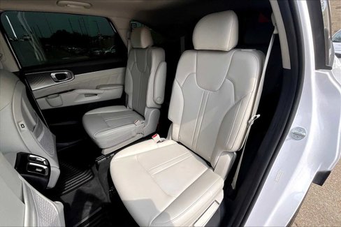 Used 2023 Kia Sorento SX image 29