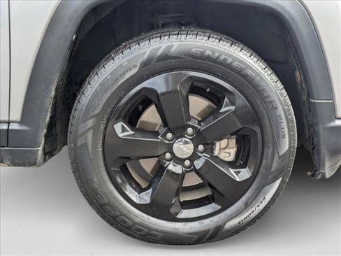 Used 2018 Jeep Compass Latitude image 20