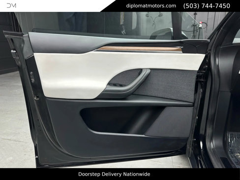 Used 2023 Tesla Model X image 32