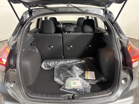 New 2025 Nissan Kicks Play S image 17