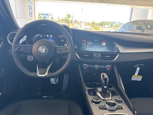 New 2025 Alfa Romeo Giulia image 6