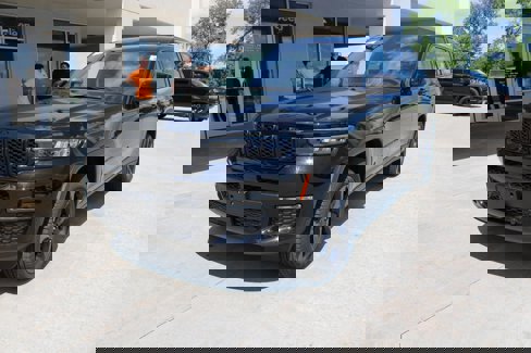 New 2025 Jeep Grand Cherokee L Limited image 2