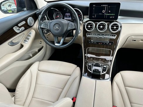 Used 2018 Mercedes-Benz GLC 300 4MATIC image 13