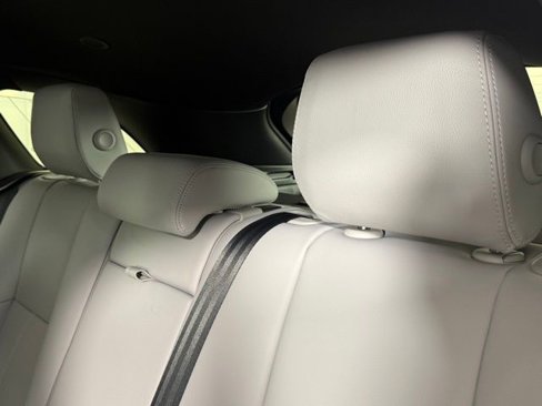 Used 2026 Land Rover Range Rover Velar S image 22