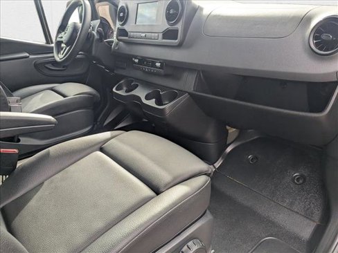 Used 2021 Mercedes-Benz Sprinter 2500 image 19