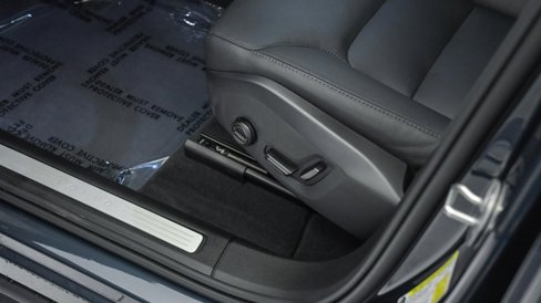 Certified 2025 Volvo XC60 B5 Core w/ Protection Package Premier image 22