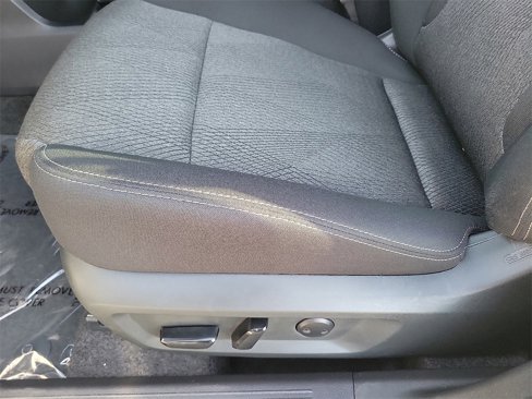 Certified 2025 Nissan Rogue SV image 15