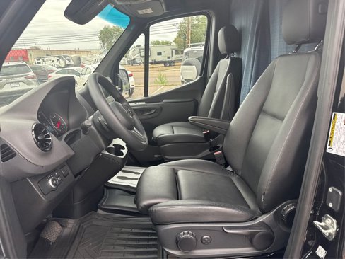 Used 2024 Mercedes-Benz Sprinter 2500 w/ Acoustic Package image 10