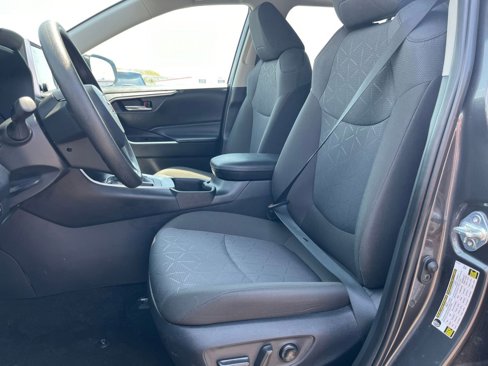 Used 2024 Toyota RAV4 XLE image 33