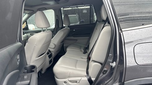 Used 2021 Honda Pilot Touring image 10