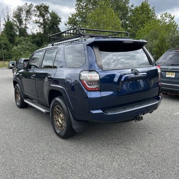 Used 2022 Toyota 4Runner SR5 Premium image 3