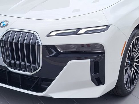 New 2025 BMW 760i xDrive image 8