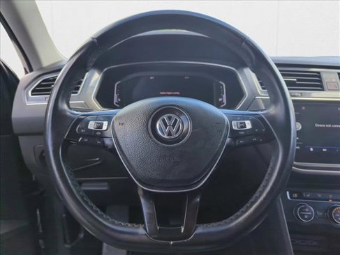 Used 2019 Volkswagen Tiguan SE image 17