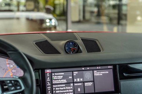 Used 2021 Porsche Cayenne image 40