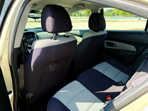 Used 2014 Chevrolet Cruze LS image 23