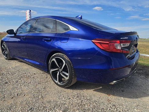 Used 2018 Honda Accord Sport image 4